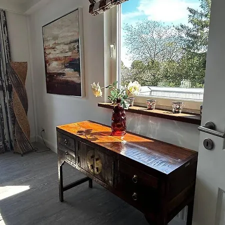 Airport East Wing Apartment Norderstedt